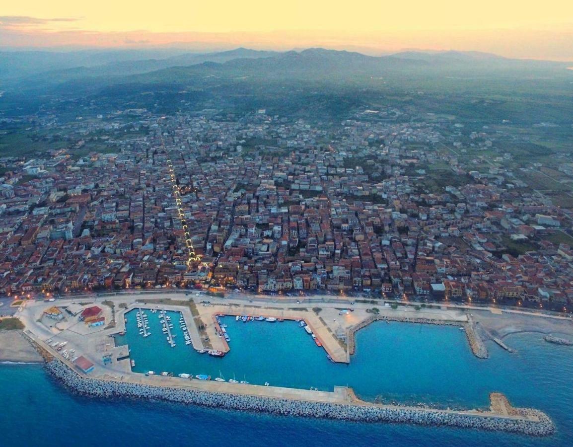 Climatizzato In Centro A 100M Dal Mare Villa Ciro Marina Ngoại thất bức ảnh